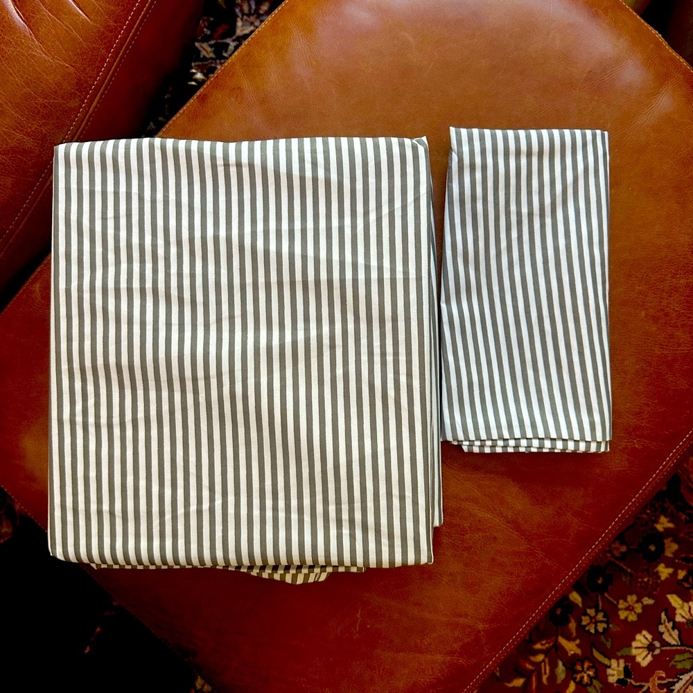 New! Twin XL sheet set, gray striped